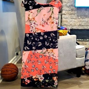 Women Vince Camuto floral dress